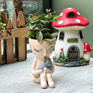 Vaso <span class=keywords><strong>da</strong></span> <span class=keywords><strong>fiori</strong></span> in vinile e plastica, stile nordico, dipinto a mano, per <span class=keywords><strong>fiori</strong></span> freschi e piante grasse, <span class=keywords><strong>da</strong></span> esterno, a forma <span class=keywords><strong>di</strong></span> ragazza che abbraccia un gatto, per il commercio transfrontaliero - Product Image 1