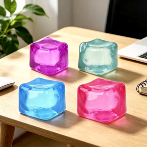 Jouet en argile personnalisé en forme de cube de glace - Pâte à modeler super extensible avec surface brillante et 24 couleurs - Product Image 1