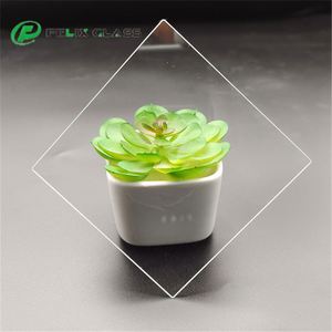 Verre extra clair trempé personnalisé de 1 à 6mm pour écran d'affichage solaire industriel, étanche à haute transmission de la lumière - Product Image 4