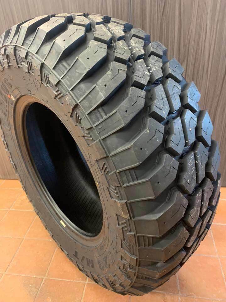 NEREUS NS523 32 11.50 R15 LT タイヤ 新品 4x4 SUV 用・マッドタイヤ