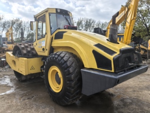 Bon état BW226 mini occasion skid steer rouleau compresseur prix Offre Spéciale automatique en stock Chine approvisionnement - Product Image 3