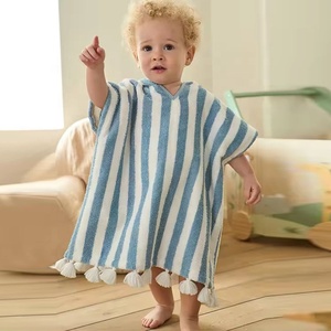 <span class=keywords><strong>Poncho</strong></span> da bagno con cappuccio per bambini con strisce personalizzate - Product Image 5