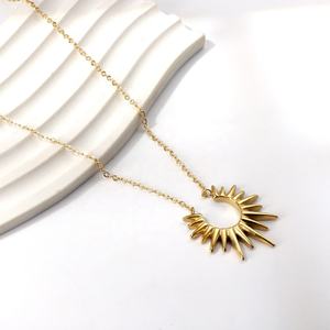 Collier Pendentif Géométrique Minimaliste en Acier Inoxydable Plaqué Or 18K Anti-ternissement en Forme de Soleil pour Femme - Vente en Gros - Product Image 2