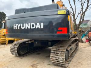 รถขุดไฮดรอลิก HYUNDAI 305LC-9T รุ่นปี 2023 ขนาด 30 ตัน ประสิทธิภาพสูง ทนทาน ใช้แล้ว เหมาะสำหรับงานขุดเจาะบนภูเขาและท่าเรือ พร้อมเครื่องยนต์ เกียร์ และปั๊ม - Product Image 3