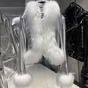 Chaqueta Corta de Cuero Genuino con Estampado de Cocodrilo Brillante Estilo Punk para Mujer, con Cuello de Piel de Zorro Plateado y <span class=keywords><strong>Pelo</strong></span> de Mapache - Product Image 1