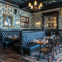Ensemble de mobilier de restaurant commercial Ron Group : table carrée en bois, chaise en bois massif personnalisée, banquette en cuir capitonné