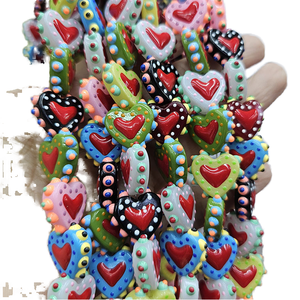 Cuentas de Vidrio Rojas en Forma de Corazón GP1012, Cuentas de Vidrio Pintadas a Mano con Puntos para Bisutería de <span class=keywords><strong>Amistad</strong></span> - Product Image 1