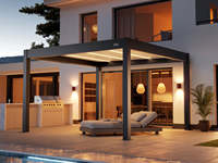 Pergola à lames orientables blanches 4x6m avec télécommande, toit en aluminium premium à LED, autoportante pour la maison, le patio et les espaces extérieurs.