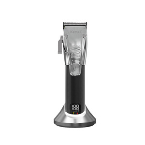 Cortadora de Pelo Eléctrica Komei KM-K33S con Pantalla LCD, Recortadora Profesional para Salón, Cuerpo Metálico, Funciona con Batería - Product Image 3