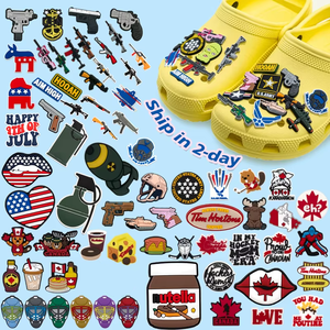 Produits de haute qualité en gros série nationale américaine breloques de chaussures pistolet avion drapeau conceptions PVC Canada décoration de chaussures pour chaussures - Product Image 1