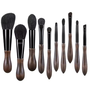 Juego de Brochas de Maquillaje Profesional YRX de 10 Piezas, con Mango de Madera, Virola de Aluminio y Pelo Sintético Ultrasuave - Product Image 1