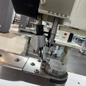 DS-1599 Industrial Full <b>Stepping</b> Motor 360 Rotation Leather Sewing <b>Machine</b> Manual High-Speed Programmable Single Needle Chain - Product Image 2