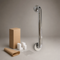 Barre d'appui murale en acier inoxydable conçue comme support de douche accessible pour les hôpitaux et les hôtels.