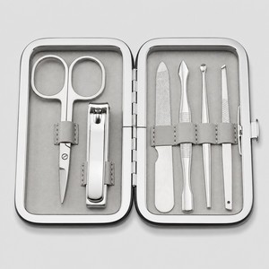 Ensemble de manucure Blackan 6 en 1, coupe-ongles en acier inoxydable, kit de voyage avec étui de rangement pour le soin des doigts - Product Image 2
