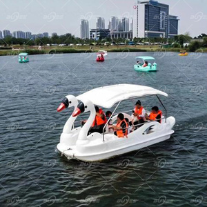 Bote Cisne Grande de PE con Capacidad para 7 Personas, Accionamiento Manual con Pedales para Parques Acuáticos y Uso en Lagos - Product Image 6