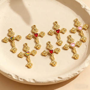 Colgantes y dijes de moda de acero inoxidable 316L chapados en oro PVD de 14K y 18K personalizados para hacer pulseras y dijes de cruz para la creación de joyas. - Product Image 2