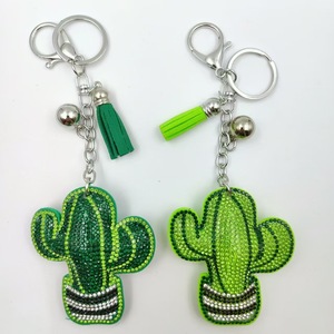 Wholesale Luxury Rhinestone Craftsmanship Cartoon Cactus Carabiner Keychain Exquisite Car Bag Crystal Tassel Bell Pendant Gift