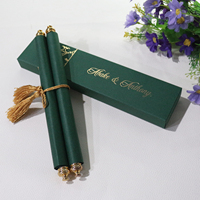 Cartes d'invitation personnalisées classiques vert foncé avec feuille d'or, texte enroulé, pompon et boîte en papier pour mariage et anniversaire, 2025