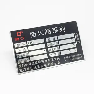 Fabbrica di piccole dimensioni in metallo nome di alluminio Tag Tag Tag Tag Label personalizzato in metallo con supporto in gomma