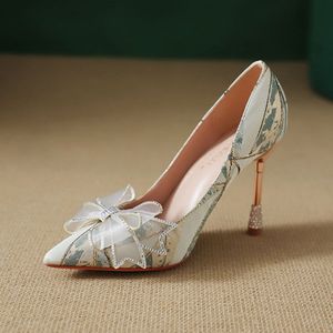 Escarpins à bout pointu avec nœud tendance, vente en gros, tailles 31-44, chaussures de luxe pour femmes 2024 - Product Image 2