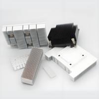 Plaque de refroidissement en aluminium anodisé sur mesure avec trous de montage de précision, dissipateur thermique pour carte graphique usiné CNC