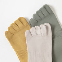Chaussettes à cinq doigts en tricot unisexe avec logo personnalisé en gros, chaussettes à cinq doigts japonaises de couleur unie, chaussettes à cinq doigts