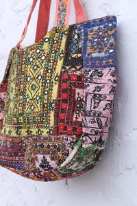 Sac à main ethnique de style Jaipuri traditionnel du Rajasthan, brodé, avec travail de miroirs Banjara, sac à bandoulière gypsy ethnique - Product Image 3
