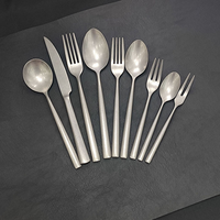 Ensemble de vaisselle de luxe de haute qualité et durable en acier inoxydable 304 avec cuillère, fourchette et couteau pour hôtels et restaurants