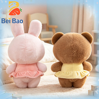 Boneka Hewan Lucu Berbentuk Kelinci Stroberi Bunga Berlogo Kustom, Boneka Plush Lembut dengan Bordir Gaun, MOQ Rendah, OEM ODM, Langsung dari Pabrik