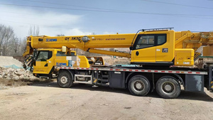 Grue sur camion XCM-G 25 tonnes modèle QY25K5C-1 2021, flèche de 43 m, moteur et pompe, parcours de 16 000 km - Product Image 4