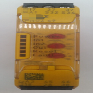 750109 Pnoz-s9 مرحل أمان 24 فولت تيار مستمر 3 أقطاب مفتوحة عادةً / 1 قطب مفتوح عادةً - Product Image 1