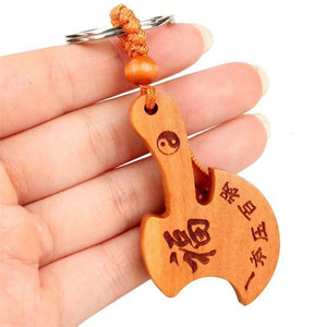 Porte-clés en bois de pêche élégant et raffiné, style chinois, pendentif sculpté de Shandong Feicheng avec perles - Product Image 2