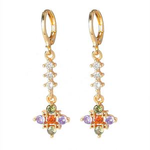 Pendientes Largos de Cristal con Baño de Oro y Diamantes de Imitación en Forma de Trébol para Mujer, Diseño Exquisito y Lujoso de Machika - Product Image 4