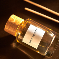 True Scent En gros : Bouteilles de diffuseur en verre vides, bâtonnets diffuseurs naturels, huiles essentielles, kits de diffuseurs à bâtonnets sous marque privée