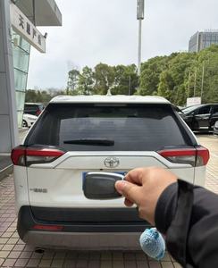 <span class=keywords><strong>RAV4</strong></span> SUV Compact <span class=keywords><strong>2021</strong></span> 2022 2023 avec performances fiables, intérieur spacieux, caractéristiques de sécurité modernes, véhicule d'occasion - Product Image 4