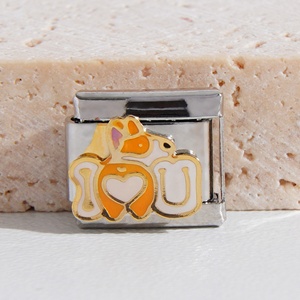 Pulsera de Acero Inoxidable con Dijes Italianos de Moda 2025, Lisa con Letras, Dorada - Product Image 6