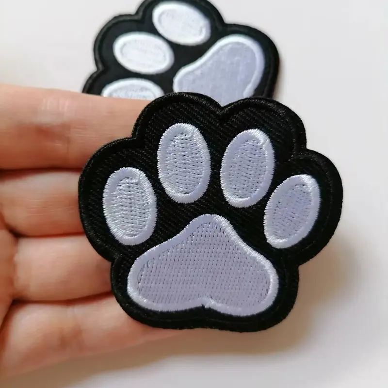 Custom 6CM Iron-on Embroidered Black White Dog Animal Paw Print Embroidery Iron on Patch Applique for Sew On Clothing Use