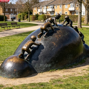 YOUFINE Escultura <span class=keywords><strong>de</strong></span> Bronce <span class=keywords><strong>de</strong></span> Niños Escalando, Arte Metálico Realista con Grupo <span class=keywords><strong>de</strong></span> Niños en Diferentes Posiciones para Plaza Cultural <span class=keywords><strong>de</strong></span> <span class=keywords><strong>Ciudad</strong></span> o Adorno Escolar - Product Image 3