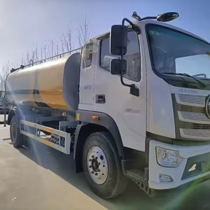 China National Heavy Duty Truck HOWO 4X2 Camión rociador 10m3 Municipal Greening Core Componente Diesel - Product Image 3