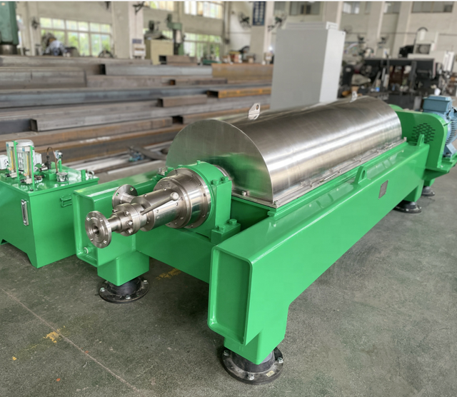 Hot Sale Stainless Steel Horizontal Tricanter Centrifuge Continuous Operation Separator for Palm Oil & Coconut Oil Extraction