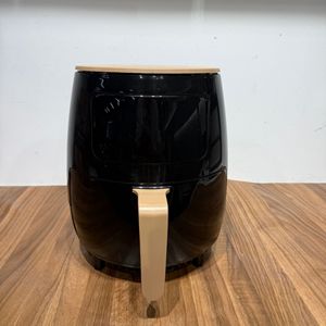 Freidora de aire eléctrica todo en uno de 6L con forma de hogar moderno, construcción de plástico duradero, máquina doméstica de gran capacidad - Product Image 3