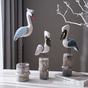 Ensemble de 3 ornements d'oiseaux méditerranéens en bois de pin pour la décoration de table de chambre - Product Image 1