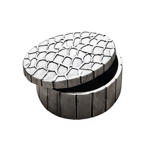 Boîte de rangement élégante en métal argenté rond pour fruits secs et dates, organisateur de table avec couvercle mosaïque - Product Image 1