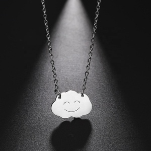 Collier en acier inoxydable de style coréen, design créatif, pendentif mignon en forme de poupée, visage souriant, nuage, pour femmes - Product Image 2