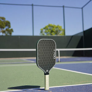 Raquette de pickleball en fibre de carbone T700 avec puissance et rotation améliorées, noyau en nid d'abeille en polymère et filet en polyester - Product Image 6