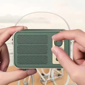 Altavoz Bluetooth Portátil Retro <span class=keywords><strong>K3</strong></span> con Luces LED RGB, Mini Altavoz Inalámbrico con Batería, Subwoofer Estéreo para Fiestas al Aire Libre, Música para el Hogar - Product Image 3