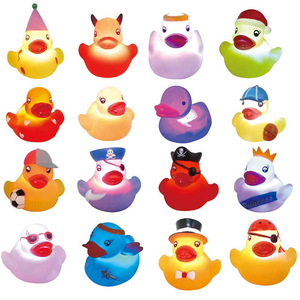 Regalo promocional de Navidad pato de goma amarillo flotante juguete de baño de Navidad bebé pato amarillo juguete para niños para jugar con agua - Product Image 3