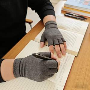 Sarung Tangan Kompresi Katun Spandex Bernapas Desain Tanpa Jari untuk Meredakan <span class=keywords><strong>Arthritis</strong></span> Mengetik Aktivitas Sehari-hari - Product Image 3