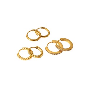 Aros de Oro de 18k y Acero Inoxidable con Diseño Geométrico de Diamantes en Canal, Joyería de Moda para Mujer - Product Image 5