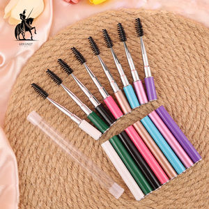 Escova Espiral para Sobrancelhas e Cílios com Tampa Escovas de Máscara Marca Privada Escova de Máscara Espiral Metálica Portátil - Product Image 1